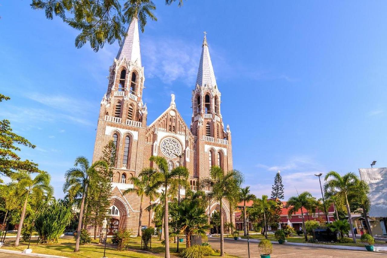 Wyndham Grand Yangon Hotel Eksteriør billede